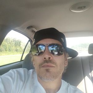 Meet your Posher, Thomas